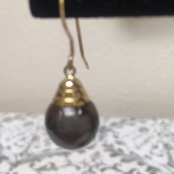Tahatian black pearl 14 kt earrings - Picture 3 of 12